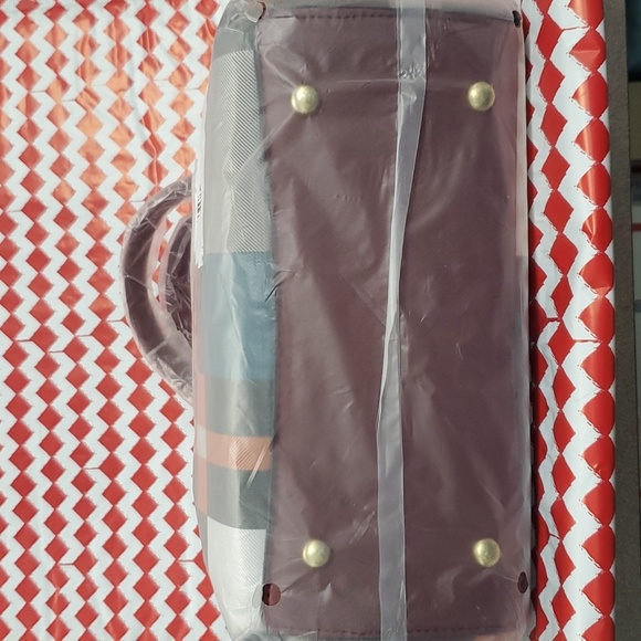 Kuoy Handbag - Picture 6 of 7